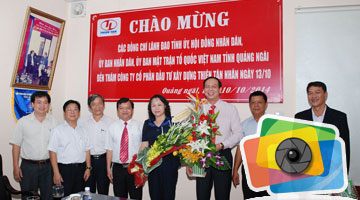 La visite des dirigeants de la province Quang Ngai au groupe Thiên Tân